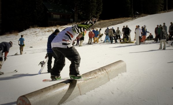 Max Stosich stomps a front boardslide on the mailbox.