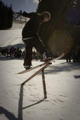 Cam Versteeg pops a 180 off the pole jam.