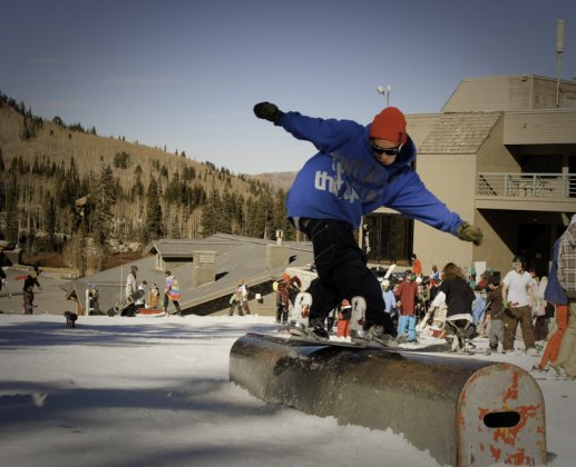 Jeremy Seegmiller slides boxes like it ain't no thang.