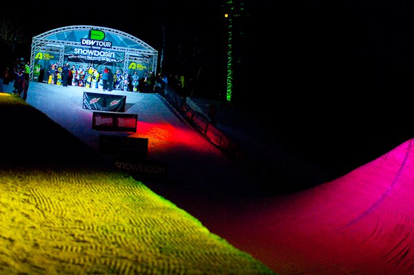 It was a mix between a Barnum and Bailey circus, Studio 600 dance club, and a professional snowboard contest as the dramatic lighting set the mood for the first heat of the Mens Finals.