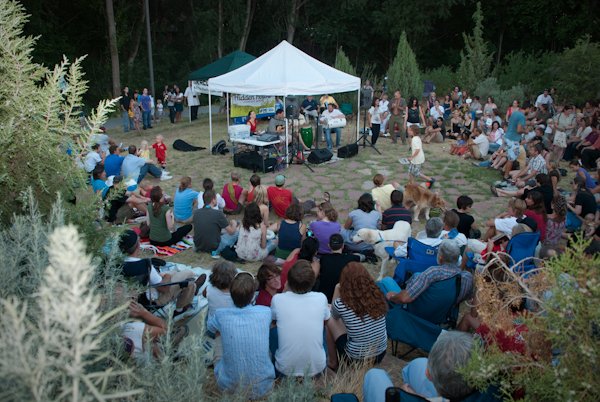 KRCL Hidden Hollow Concert Series. Filling up Hidden Hollow. Photo: Peter Anderson
