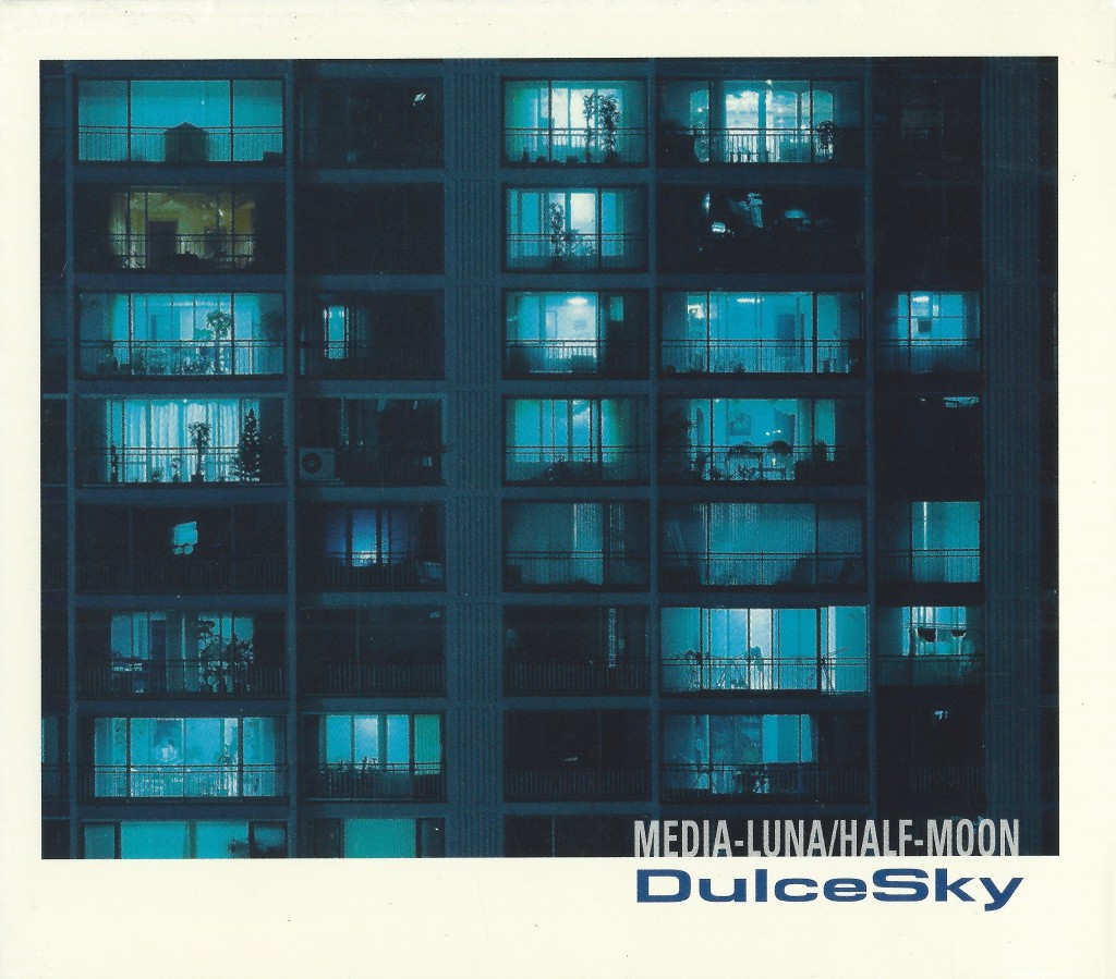 DULCESKY_MEDIA-LUNAHALF-MOON
