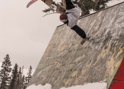 Jaromie Nolan firmly planted his place at the top of the podium with moves like this steezy handplant on the wallride.