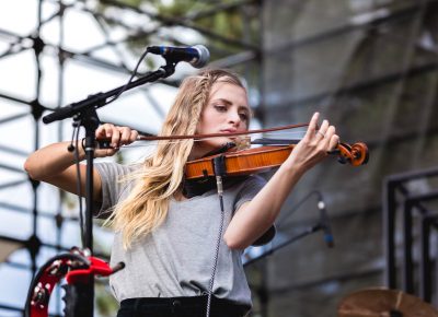 Violin player Megan Taylor of The National Parks. Photo: @Lmsorenson