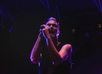 Fitz comes to the stage in the dark with only a purple haze as the music begins. Photo: @Lmsorenson