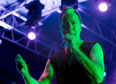 Fitz makes eye contact with audience members as the lyrics swell. Photo: @Lmsorenson