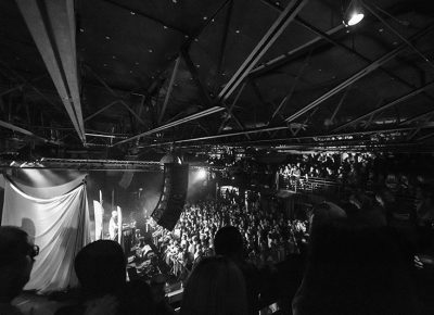 A sold-out In The Venue crowd patiently waits for Phantogram. Photo: ColtonMarsalaPhotography.com