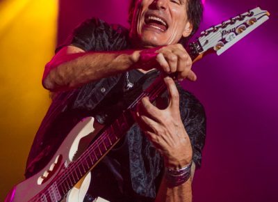 Say what you will about '80s rock bands, but one thing is certain: Steve Vai will out-shred any guitarist on this planet. Photo: Talyn Sherer