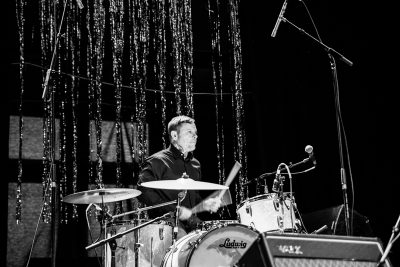 Ron Miller on drums for Kid Congo & The Pink Monkey Birds. Photo: Gilbert Cisneros