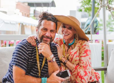 (L–R) VIP Members Rick and Heather Hamby chill out on the Yelp couches. Photo: Talyn Sherer
