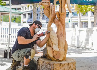 Sean Cudney put on a full day’s wood carving demonstration where he carved polished and displayed his masterpiece in front of watchful eyes. Photo: @taylnshererphoto