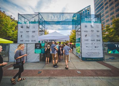 As Sunday’s festival begins, crowds of people flock inside for their chance to experience the CLC DIY Festival for all it has to offer. Photo: @taylnshererphoto