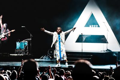 Jared Leto greets the audience and starts to sing. Photo: Lmsorenson.net