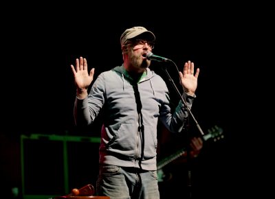 John McCrea asks the audience, "How is the air quality this year?" Photo: Lmsorenson.net