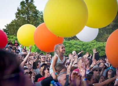 A little girl smiles in amazement. Photo: ColtonMarsalaPhotography.com