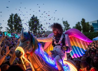 Wayne rides through the crowd. Photo: ColtonMarsalaPhotography.com