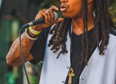 Songs from the event's live band provided us with a nice blend of styles on some iconic songs. Photo: Talyn Sherer