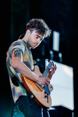 Guitarist Taylor York, enjoying the hell out of the set with a calm demeanor. Photo: Lmsorenson.net