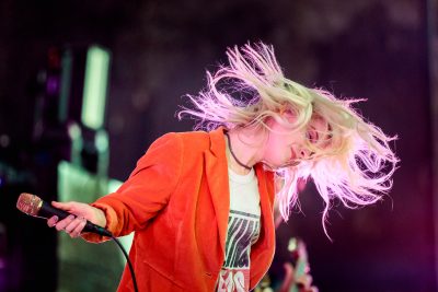 Wind blowing like crazy as Paramore plays and Hayley Williams sings away. Photo: Lmsorenson.net
