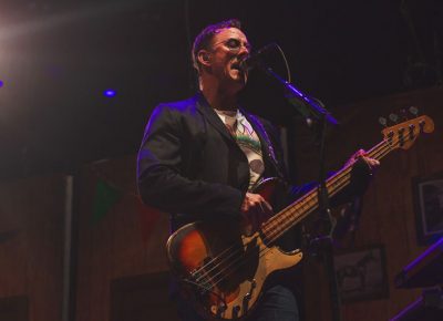 Scott Shriner gives us a killer bass performance as they begin to transition into their next song of the night.