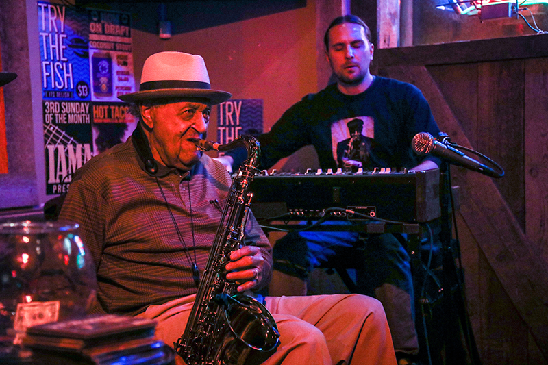 (L–R): Joe McQueen and Ryan Conger perform at the Garage on Beck.