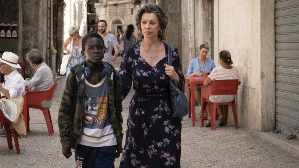 In The Life Ahead, Loren plays Madame Rosa, a holocaust survivor and former sex worker in the port city of Bari in Puglia, Italy.
