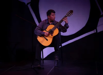 Gabino Flores’ concert set consisted of classical guitar.