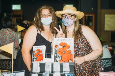 (L-R) Liberty Gibby and Lindsey Merritt with their zines.