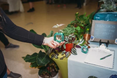 A 3D printed vial holder, with a plant cutting giveaway from KRADO. (Photo: @clancycoop)