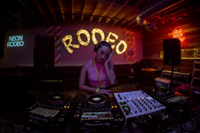 Manu laid down house beats for the RODEO section of Beer Bar. (Photo: Chay Mosqueda)