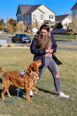 During the first training session, Munson evaluates the dog and any concerns and challenges the owner presents. From there, she offers a custom training plan based on the dog’s needs and owner’s goals.
