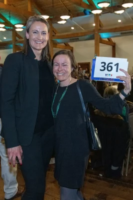 Bidder #361 flipped her card in support of Women of the World’s Fund a Future with a $250 donation. Photo: John Barkiple