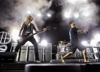 Old school band members Rex Brown and Phil Anselmo.