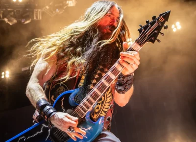 Zakk Wylde takes off onto the stage.