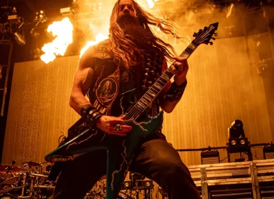 Zakk Wylde on fire.