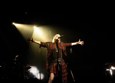 Garbage performing at The Complex.