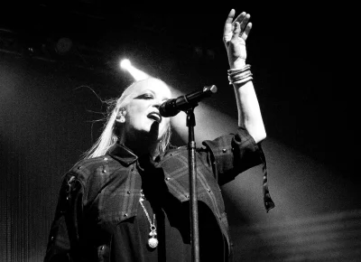 Garbage performing at The Complex.