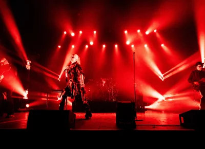 Garbage performing at The Complex.