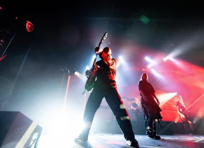 Garbage performing at The Complex.