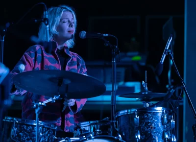Josefin Runsteen added a hip-hop element to Sven Wunder's music with her live drums.