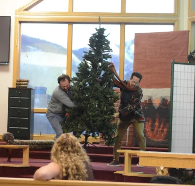 Riley Findley (left) and Shea Owens (right) in the Gift of the Magi.