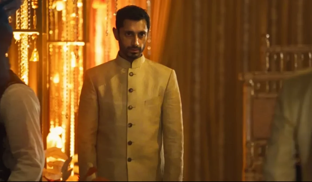 Hamlet: To See, or Not To See? That Is The Question