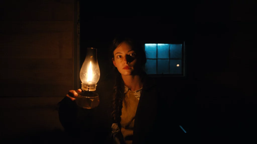 Scenestealer Mackenzie Foy Stars in The Isolate Thief